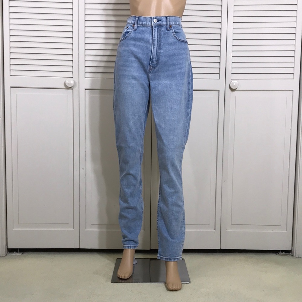 Abercrombie & Fitch Curve Love 90’s Slim Straight Leg Jeans